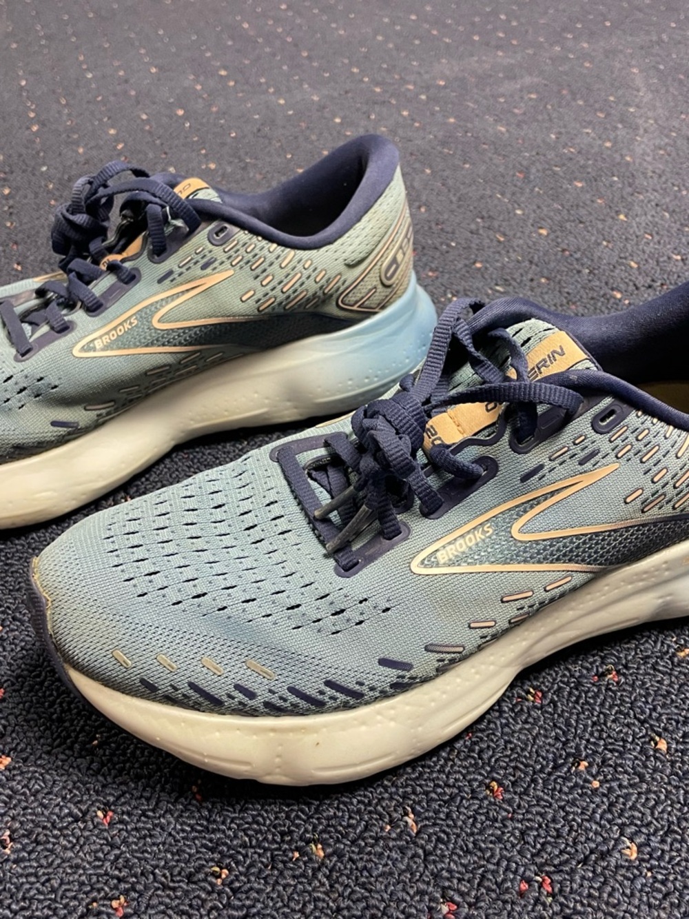 Brooks Glycerin 20 Women's Running Shoes in Light Blue and Navy w/ Gold Accents